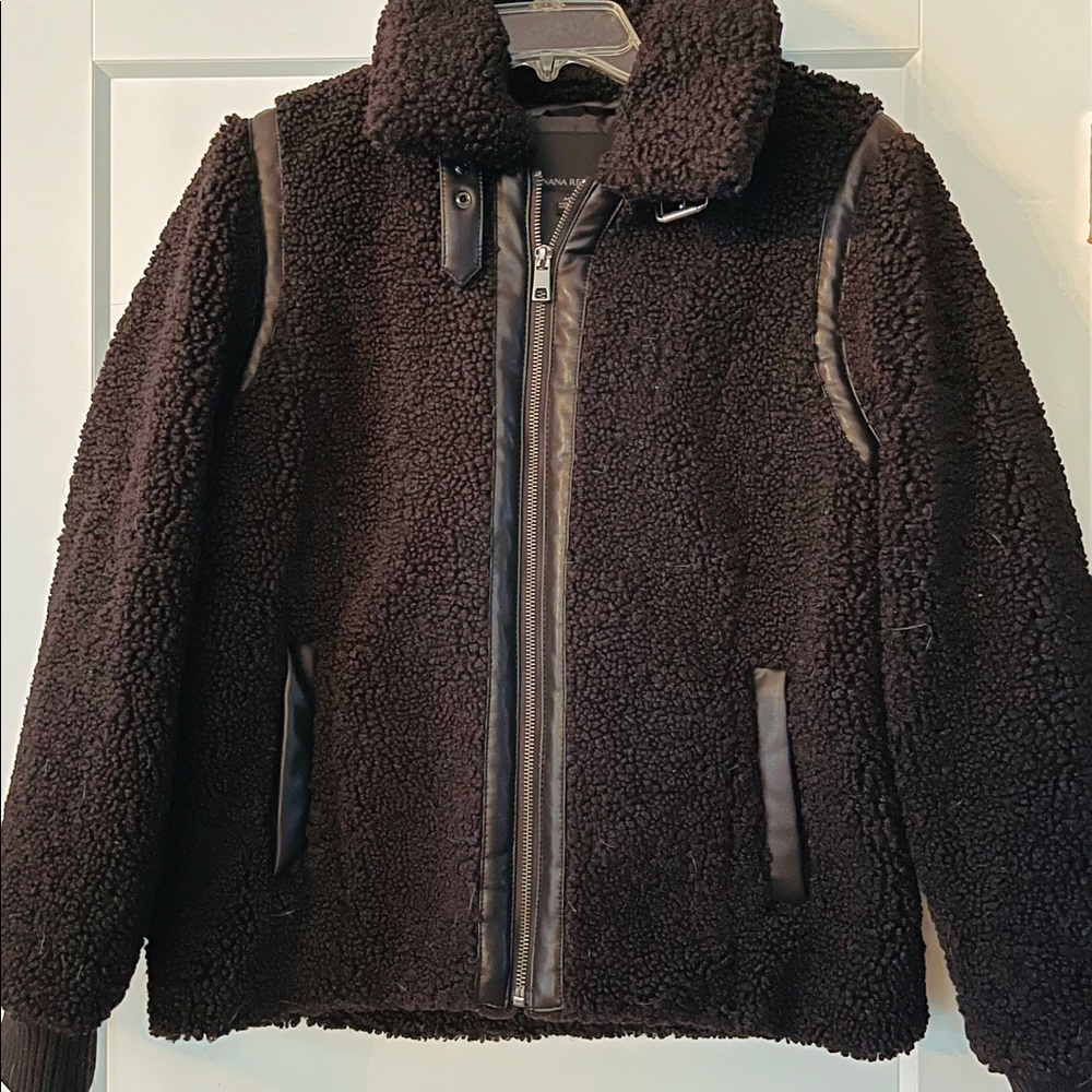 Banana Republic Sherpa and vegan leather Bomber Jacket! Size M.